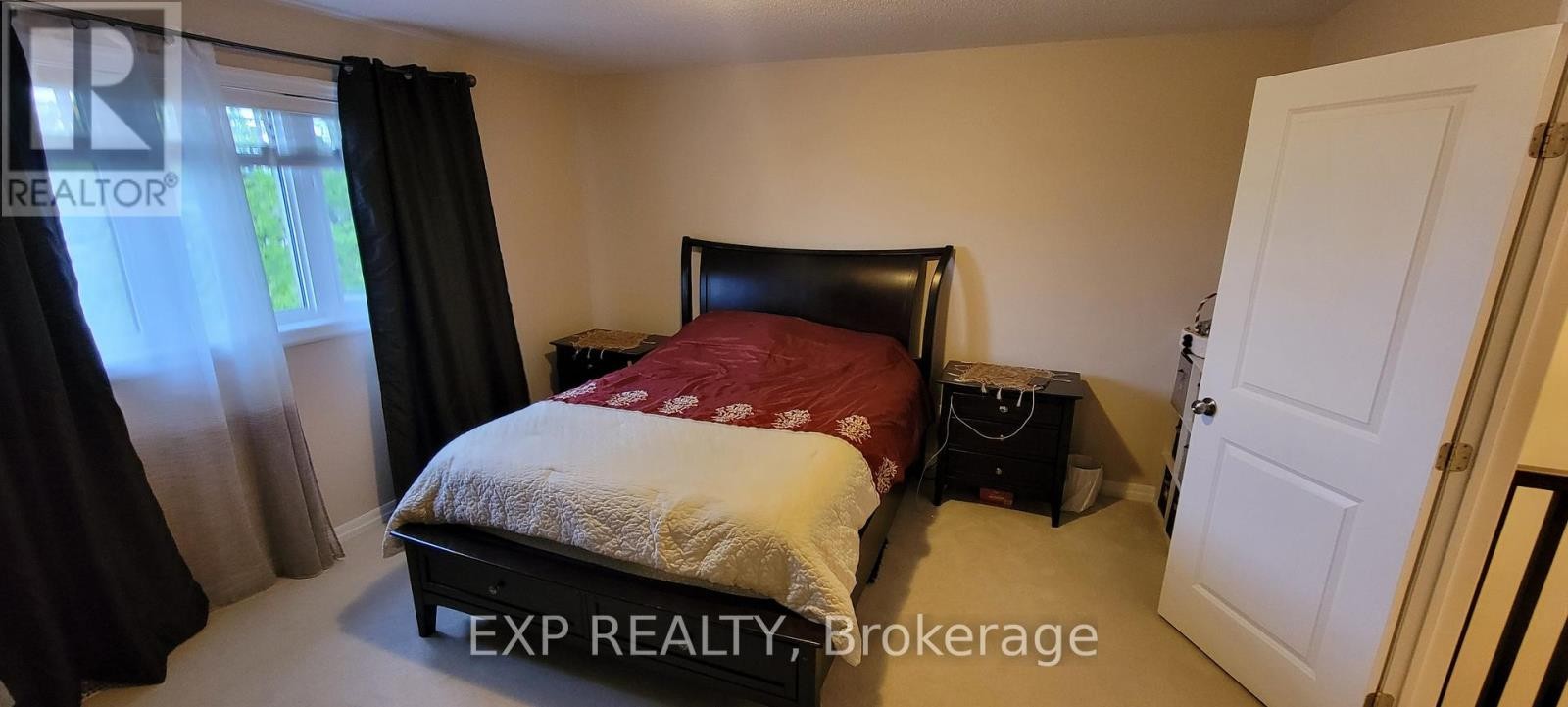 












647 SUNBURST STREET

,
Ottawa,




Ontario
K1T0L1

