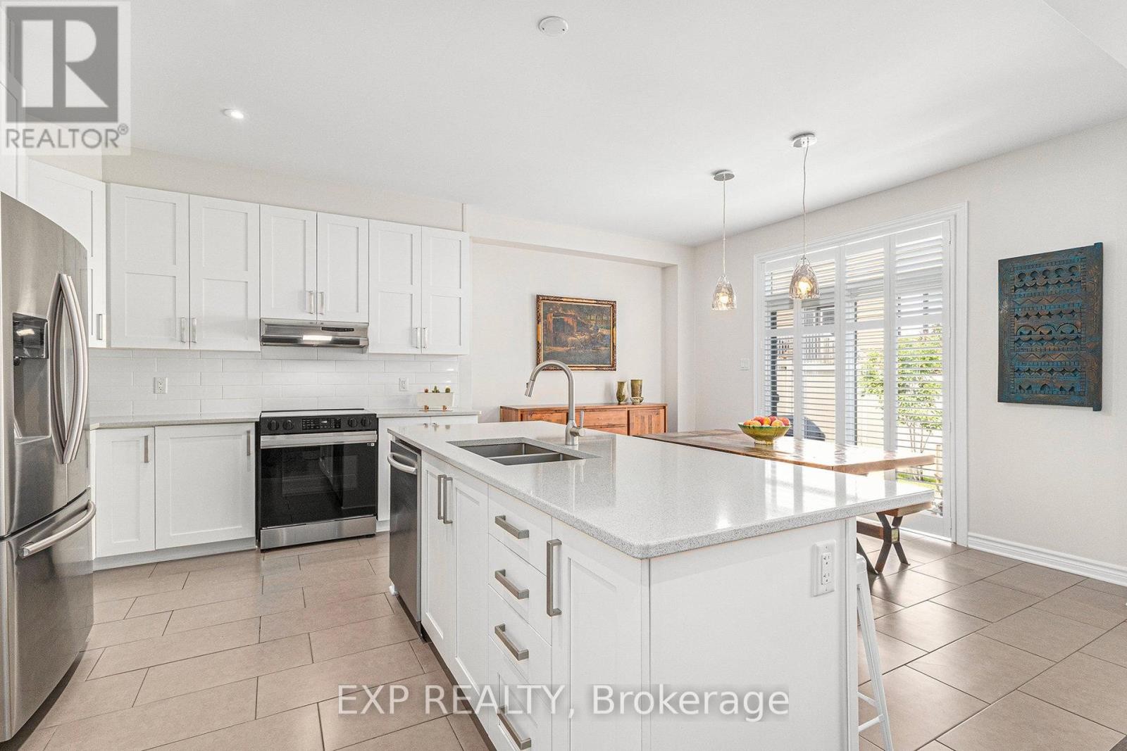 












304 LOCUST RIDGE

,
Ottawa,




Ontario
K1W0J3

