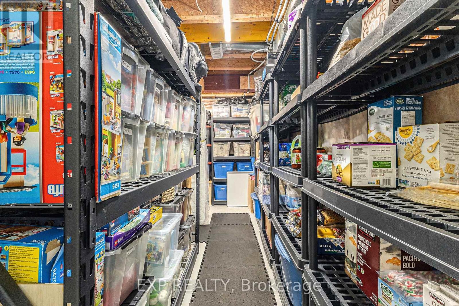 












304 LOCUST RIDGE

,
Ottawa,




Ontario
K1W0J3

