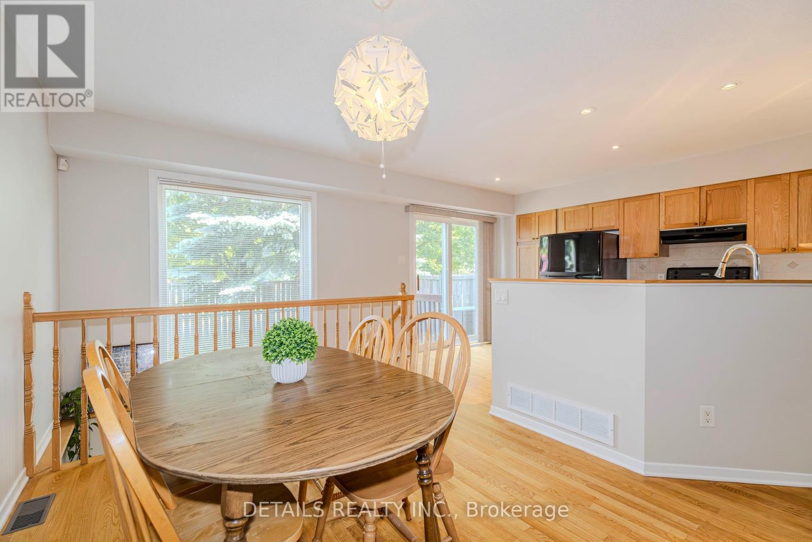 












64 SCOUT STREET

,
Ottawa,




Ontario
K2C4C4


