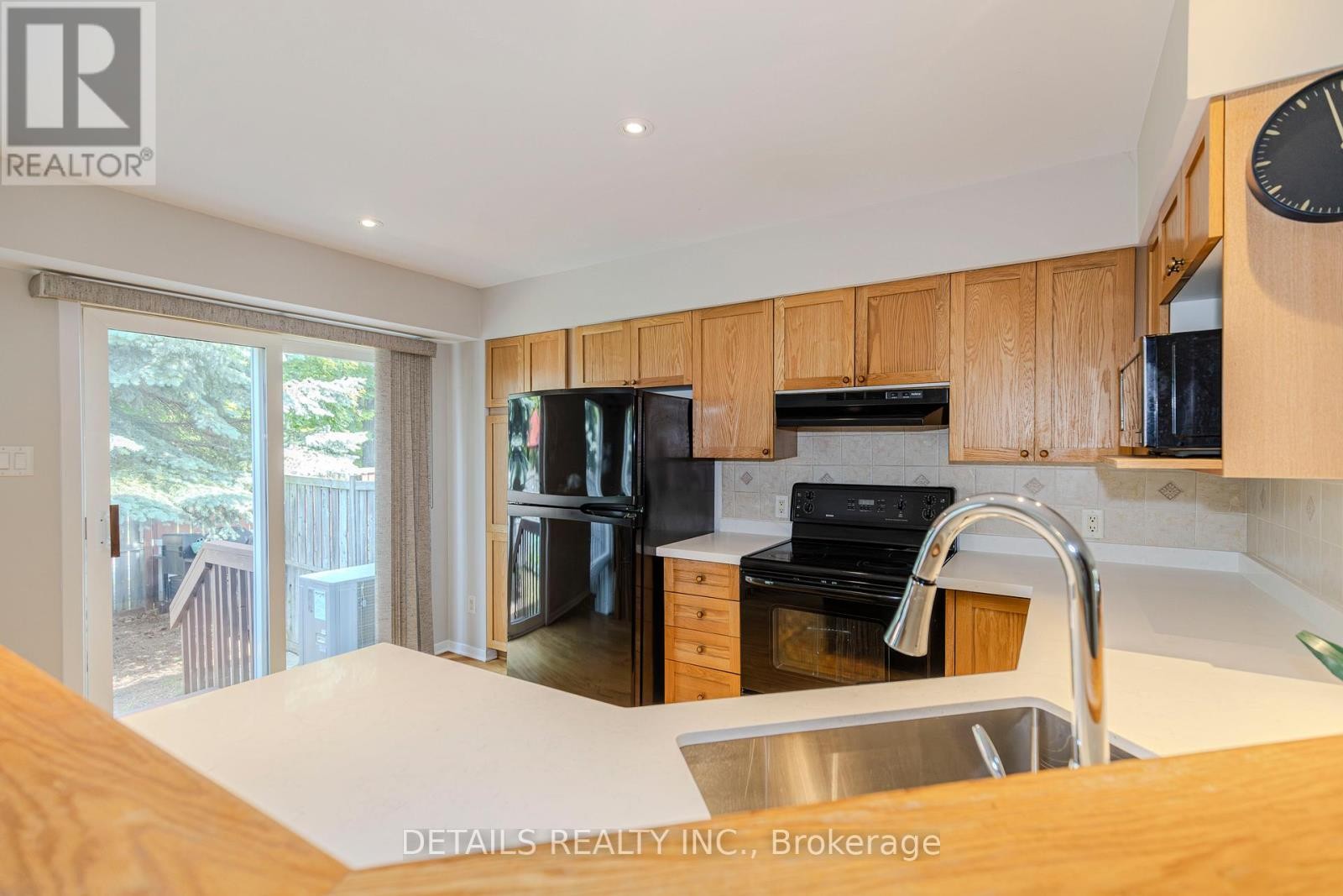 












64 SCOUT STREET

,
Ottawa,




Ontario
K2C4C4

