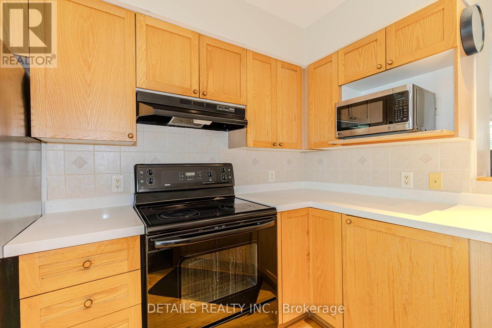 












64 SCOUT STREET

,
Ottawa,




Ontario
K2C4C4

