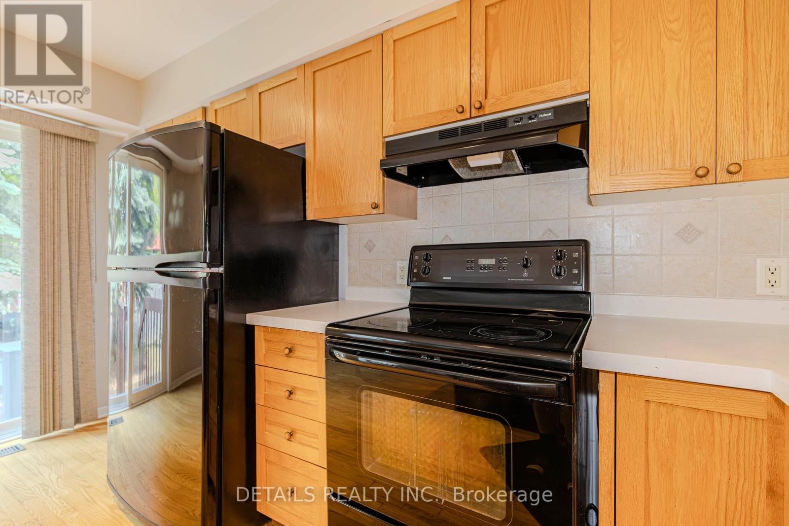 












64 SCOUT STREET

,
Ottawa,




Ontario
K2C4C4

