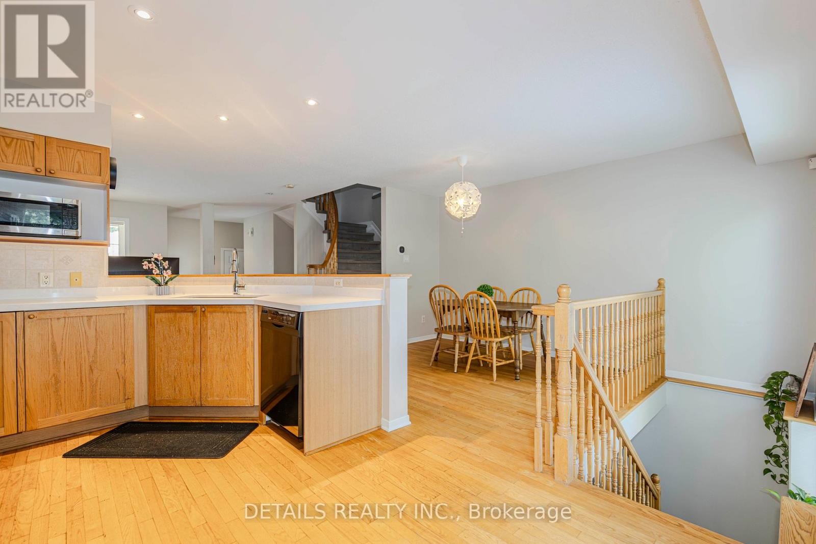 












64 SCOUT STREET

,
Ottawa,




Ontario
K2C4C4

