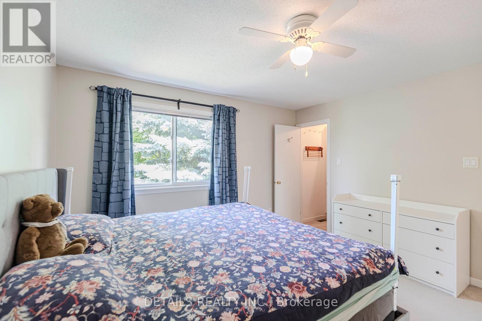 












64 SCOUT STREET

,
Ottawa,




Ontario
K2C4C4

