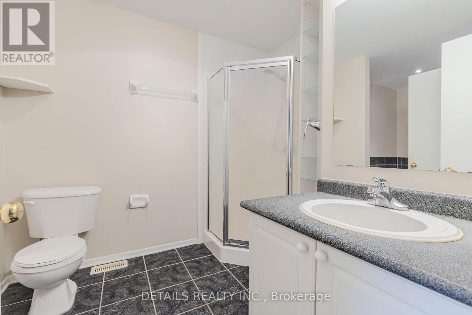 












64 SCOUT STREET

,
Ottawa,




Ontario
K2C4C4

