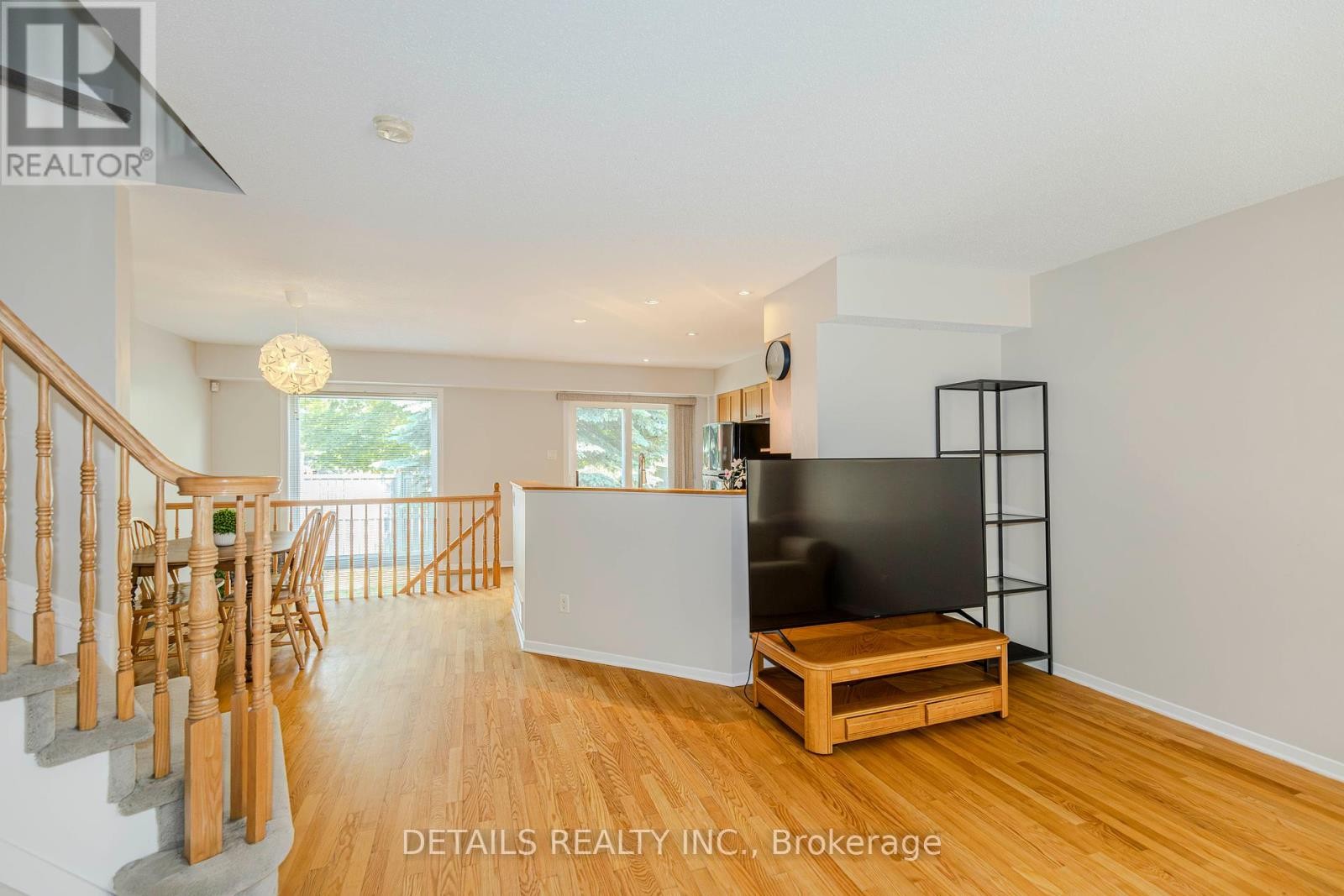












64 SCOUT STREET

,
Ottawa,




Ontario
K2C4C4

