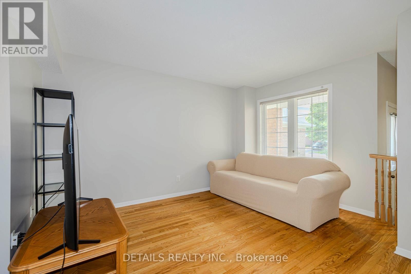 












64 SCOUT STREET

,
Ottawa,




Ontario
K2C4C4

