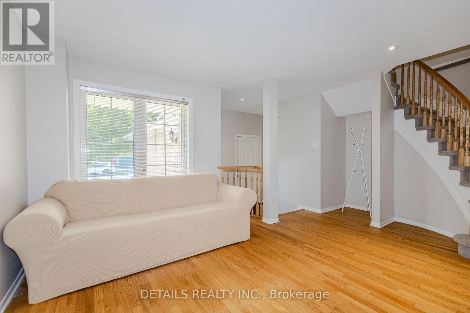 












64 SCOUT STREET

,
Ottawa,




Ontario
K2C4C4

