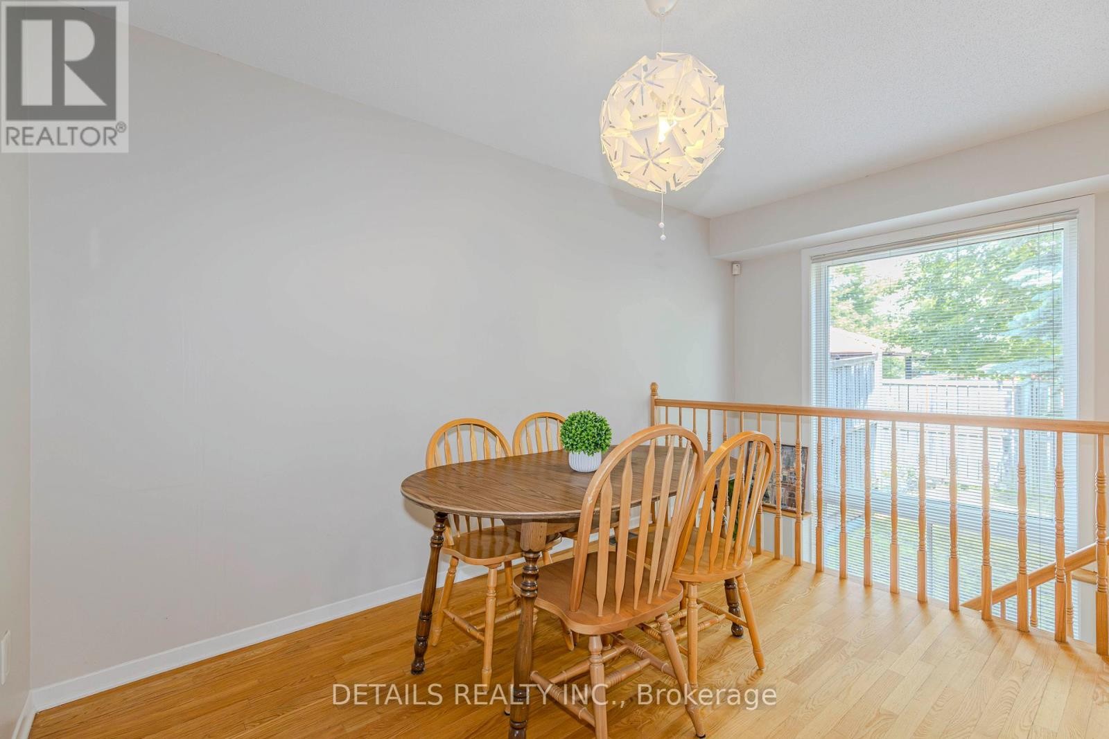 












64 SCOUT STREET

,
Ottawa,




Ontario
K2C4C4

