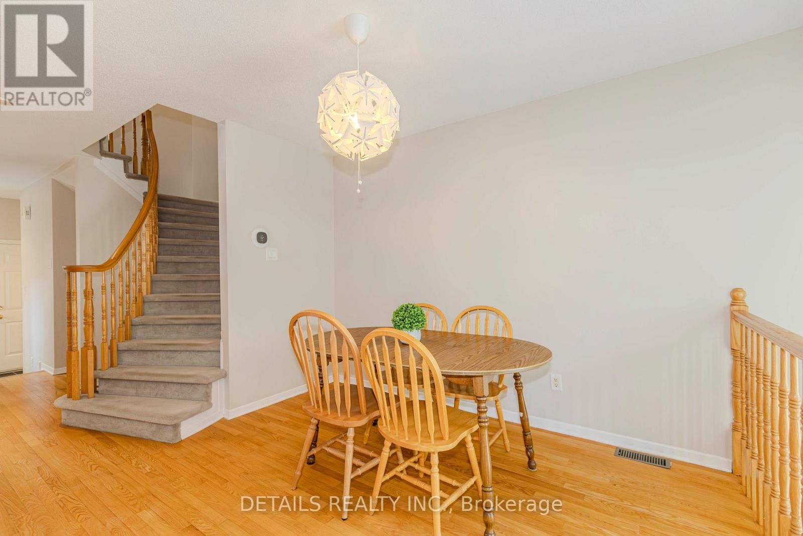 












64 SCOUT STREET

,
Ottawa,




Ontario
K2C4C4

