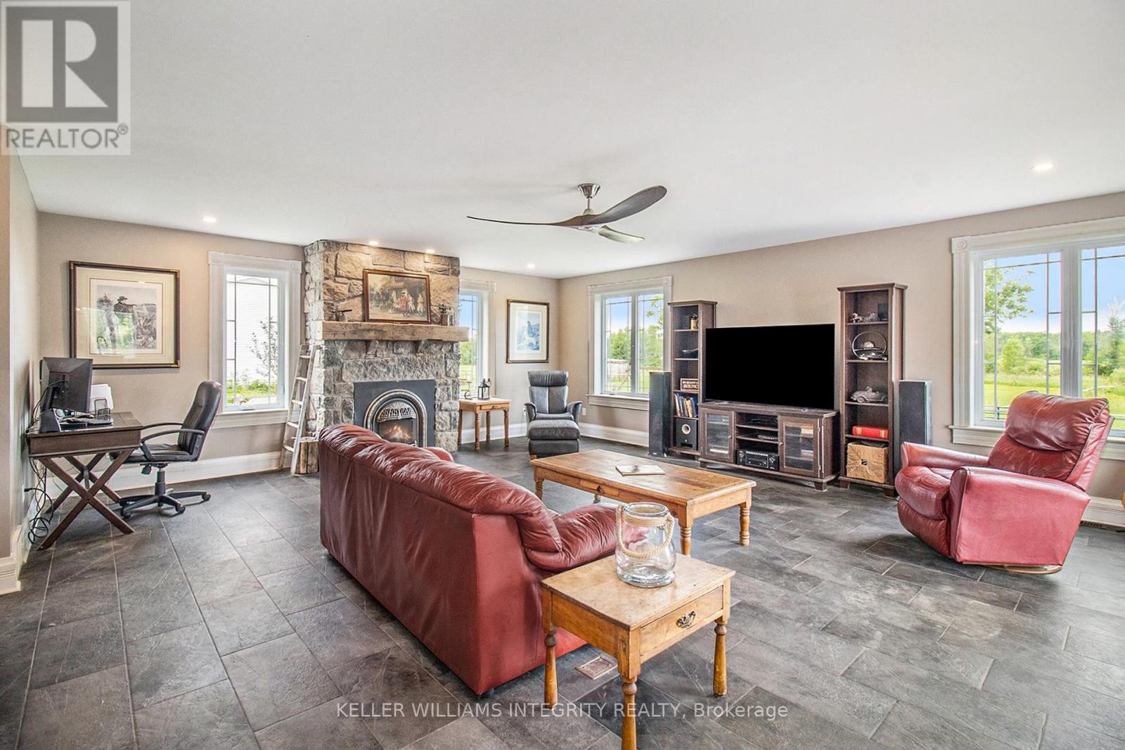 












980 BLACK ROAD

,
North Grenville,




Ontario
K0G1T0

