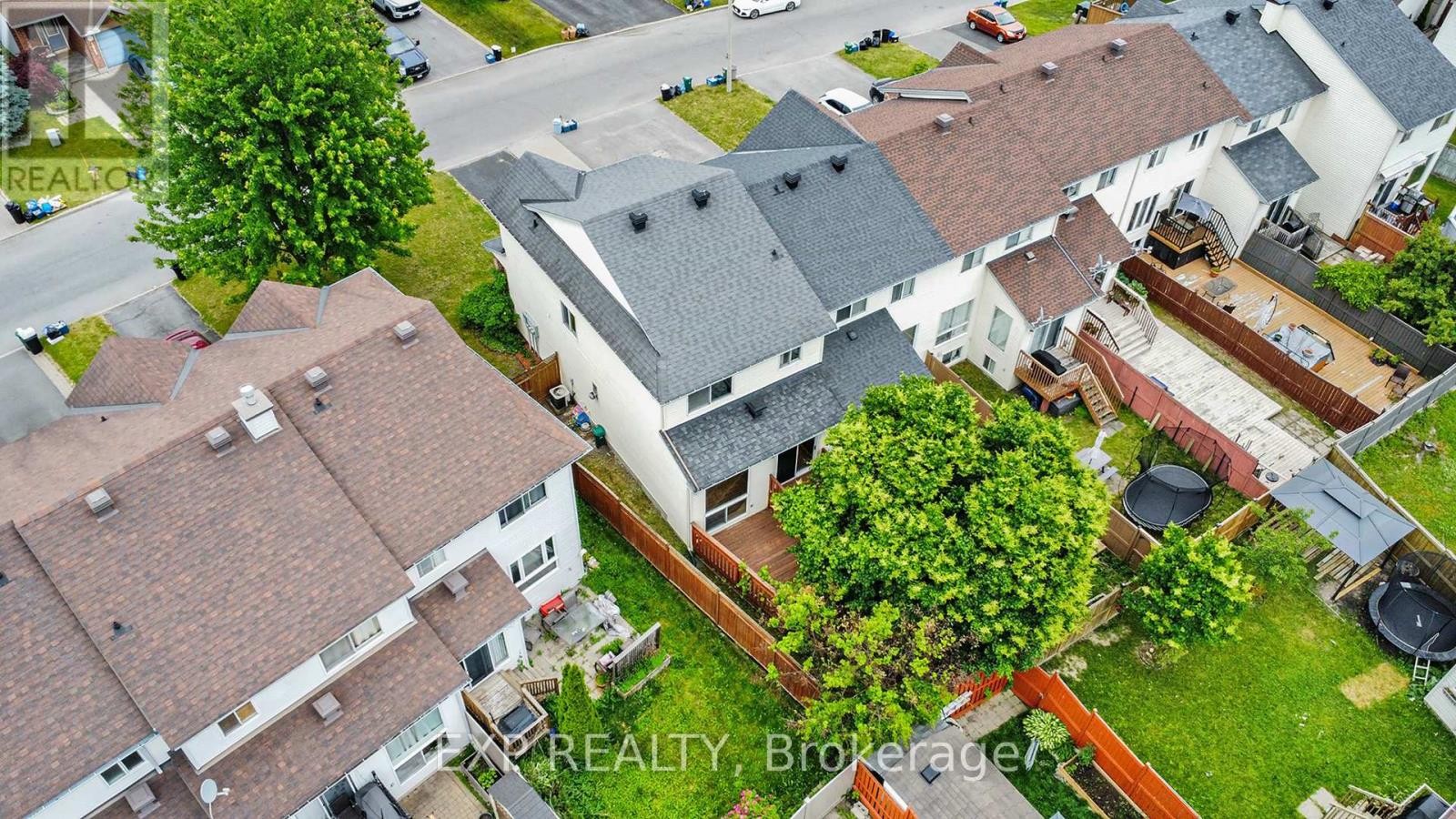 












1666 GREYWOOD DRIVE

,
Ottawa,




Ontario
K1C4W3

