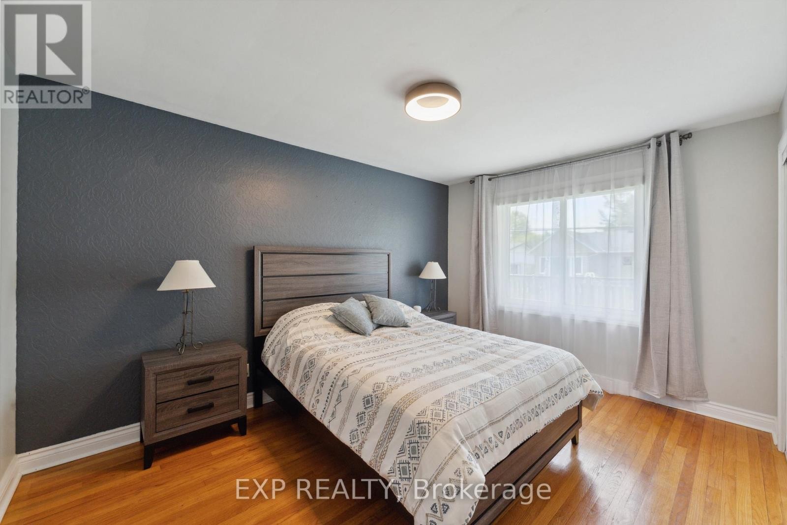












1416 FISHER AVENUE

,
Ottawa,




Ontario
K2C1X2


