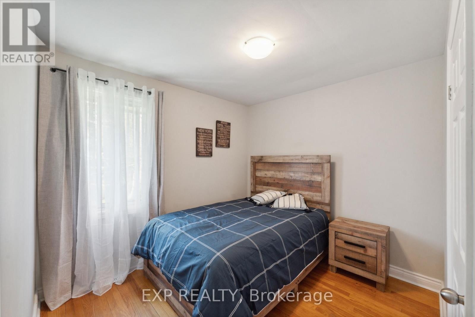 












1416 FISHER AVENUE

,
Ottawa,




Ontario
K2C1X2

