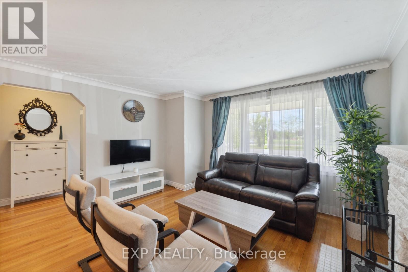 












1416 FISHER AVENUE

,
Ottawa,




Ontario
K2C1X2

