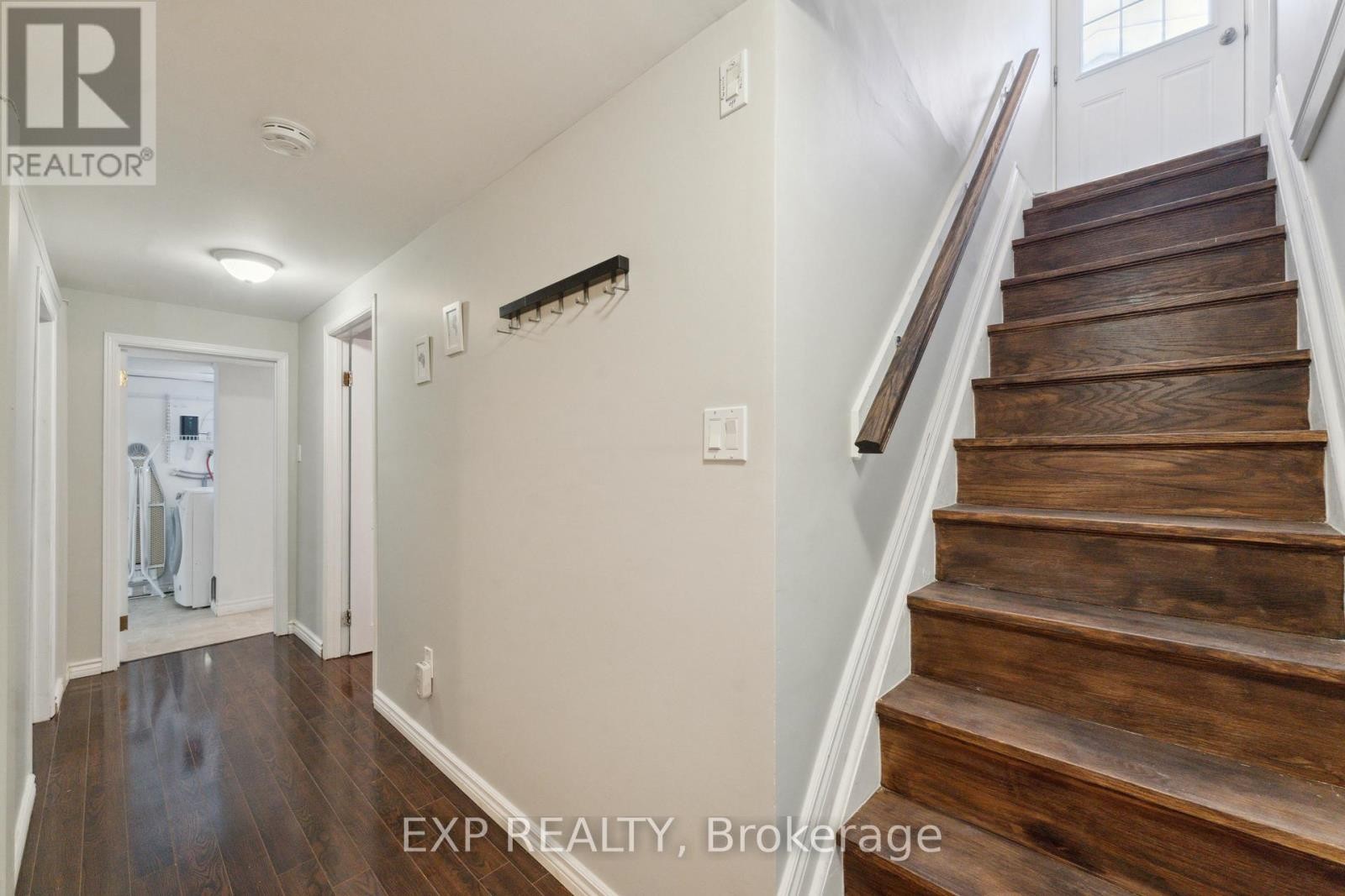 












1416 FISHER AVENUE

,
Ottawa,




Ontario
K2C1X2

