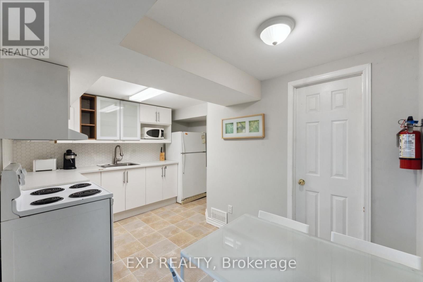 












1416 FISHER AVENUE

,
Ottawa,




Ontario
K2C1X2

