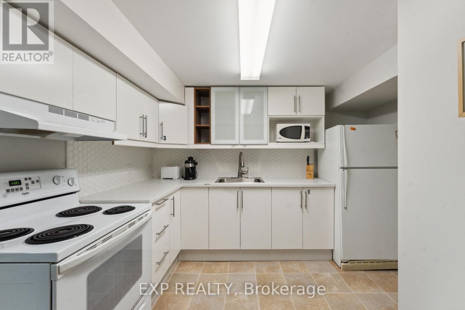 












1416 FISHER AVENUE

,
Ottawa,




Ontario
K2C1X2

