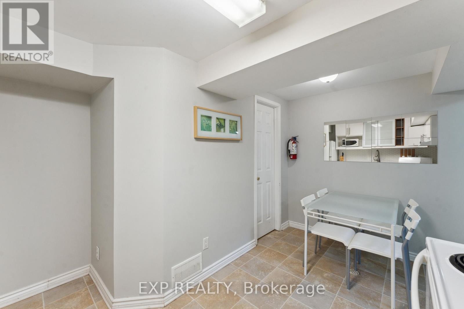 












1416 FISHER AVENUE

,
Ottawa,




Ontario
K2C1X2

