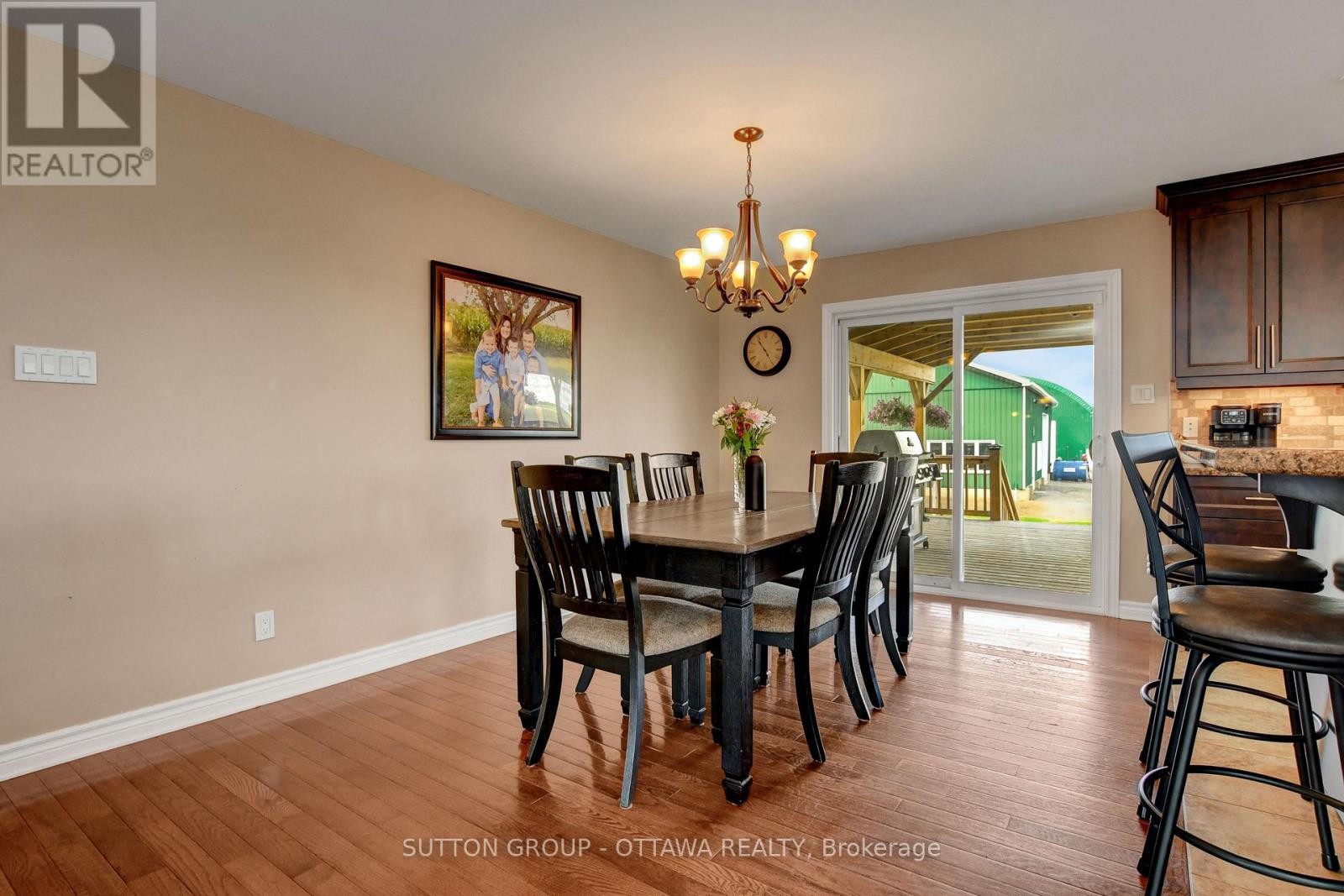 












1887 CHAMPLAIN STREET

,
Clarence-Rockland,




Ontario
K0A1N0


