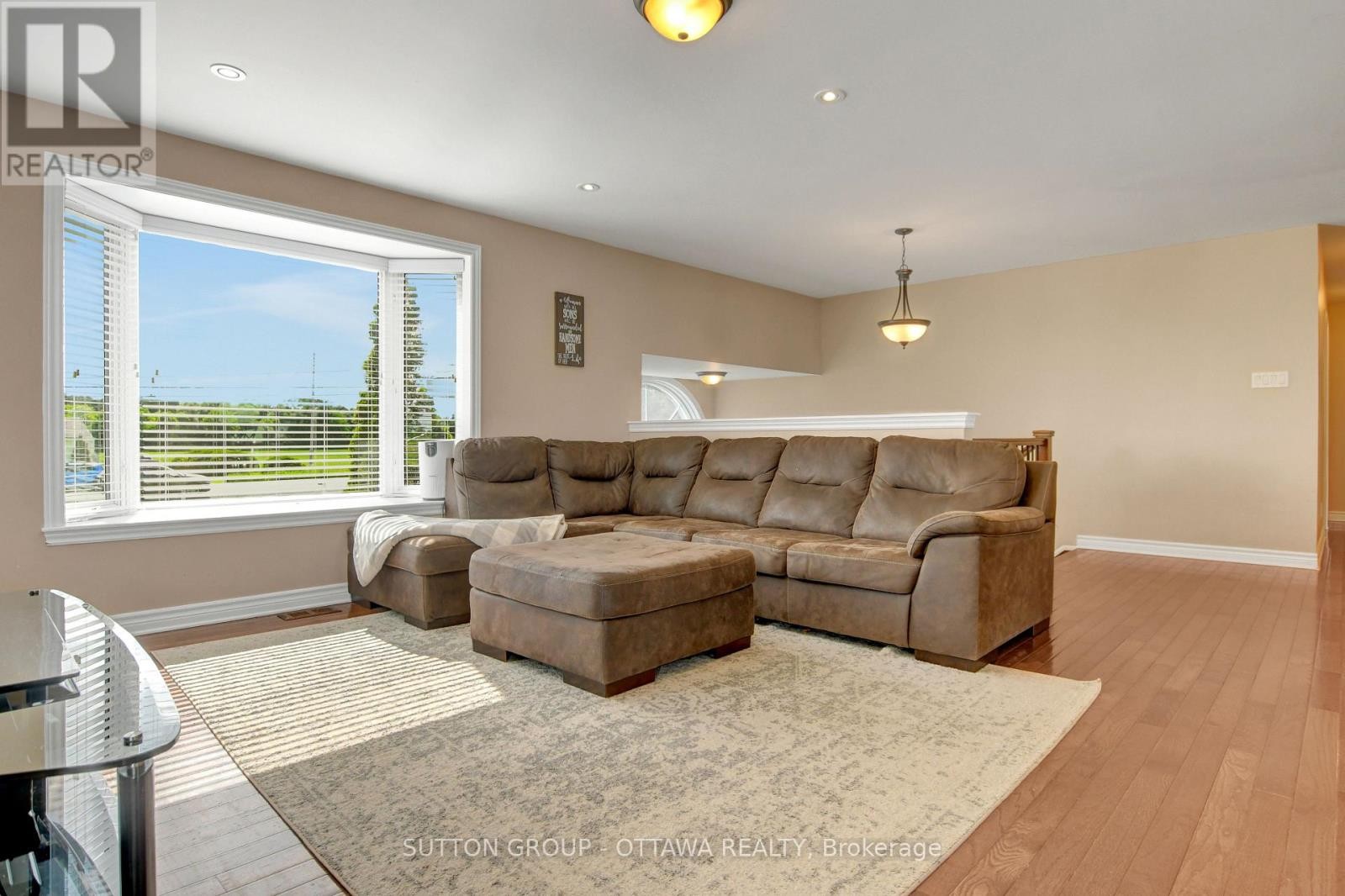












1887 CHAMPLAIN STREET

,
Clarence-Rockland,




Ontario
K0A1N0

