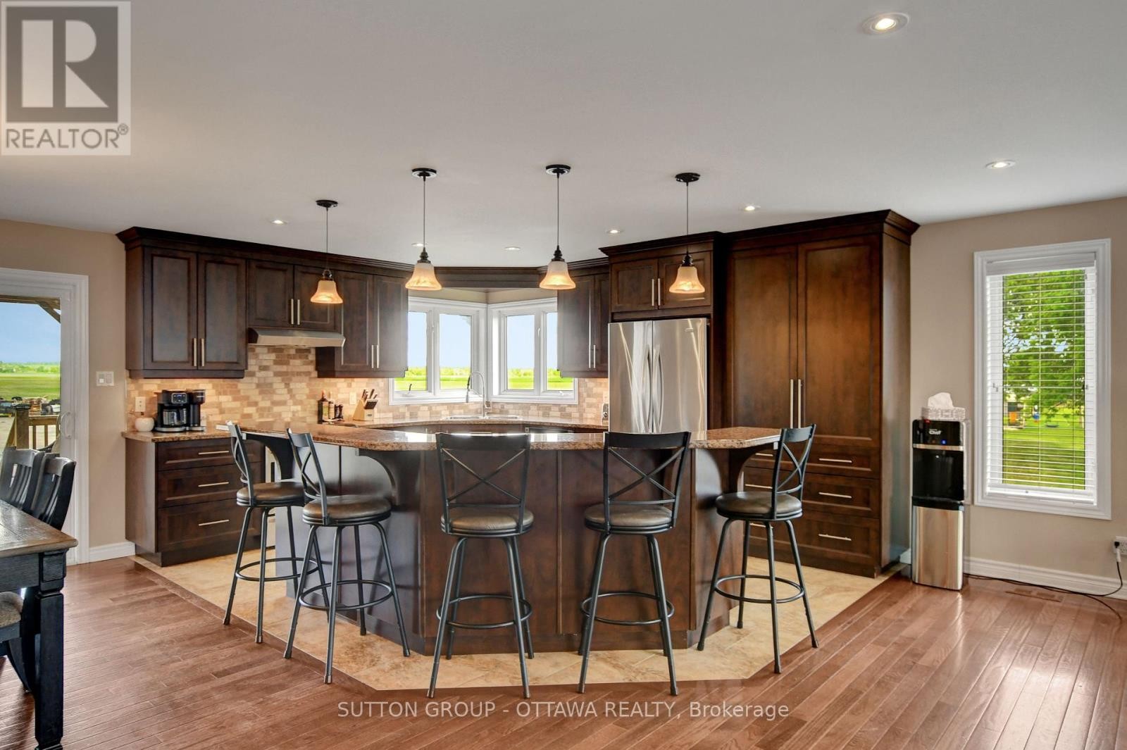 












1887 CHAMPLAIN STREET

,
Clarence-Rockland,




Ontario
K0A1N0

