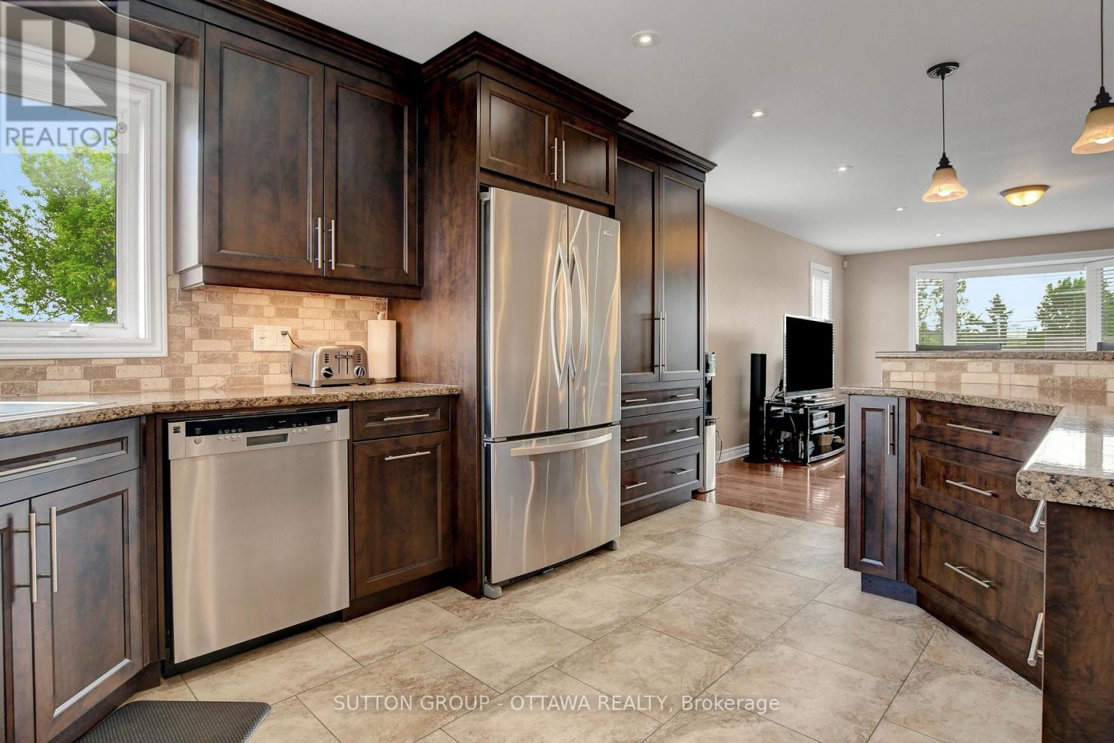 












1887 CHAMPLAIN STREET

,
Clarence-Rockland,




Ontario
K0A1N0

