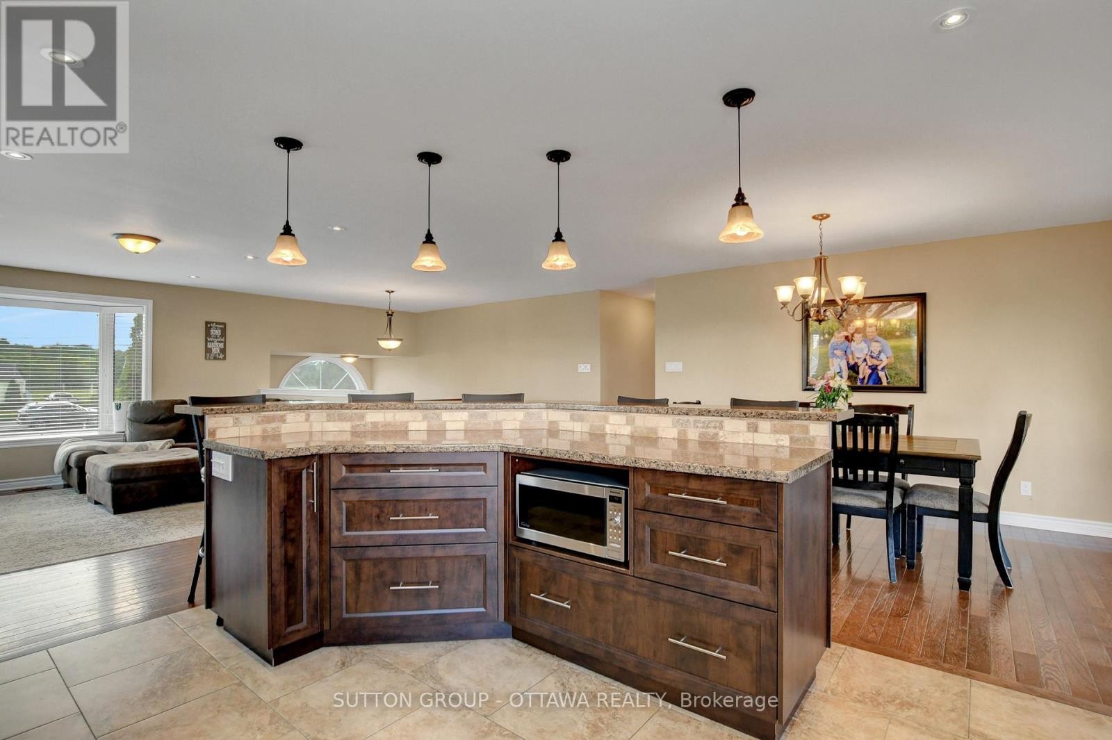 












1887 CHAMPLAIN STREET

,
Clarence-Rockland,




Ontario
K0A1N0

