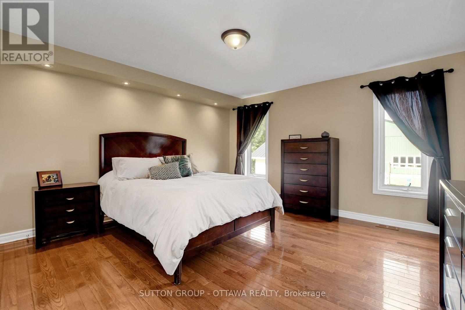 












1887 CHAMPLAIN STREET

,
Clarence-Rockland,




Ontario
K0A1N0

