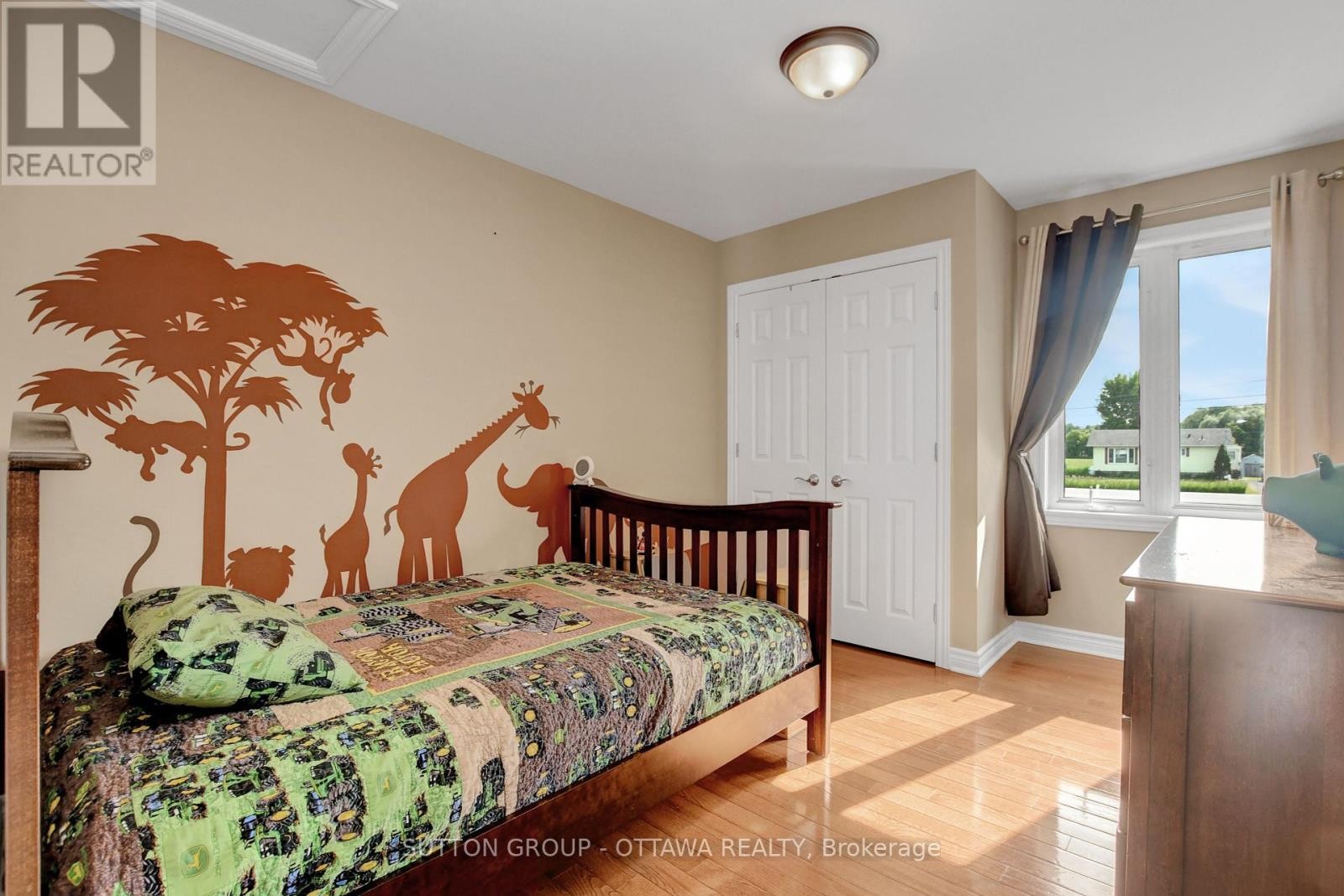 












1887 CHAMPLAIN STREET

,
Clarence-Rockland,




Ontario
K0A1N0

