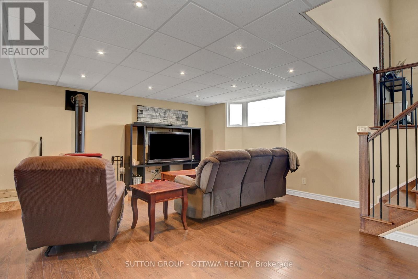 












1887 CHAMPLAIN STREET

,
Clarence-Rockland,




Ontario
K0A1N0


