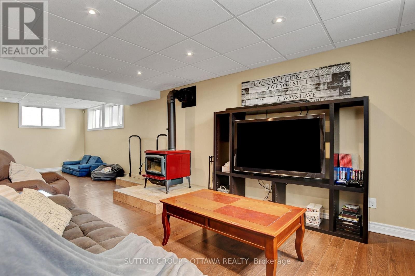 












1887 CHAMPLAIN STREET

,
Clarence-Rockland,




Ontario
K0A1N0

