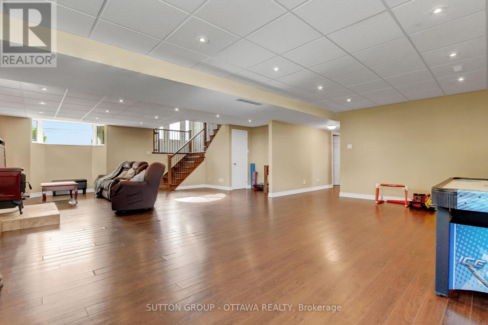 












1887 CHAMPLAIN STREET

,
Clarence-Rockland,




Ontario
K0A1N0

