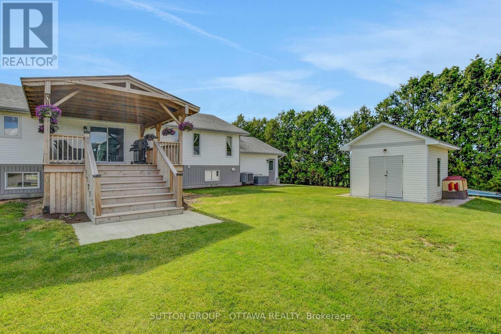 












1887 CHAMPLAIN STREET

,
Clarence-Rockland,




Ontario
K0A1N0

