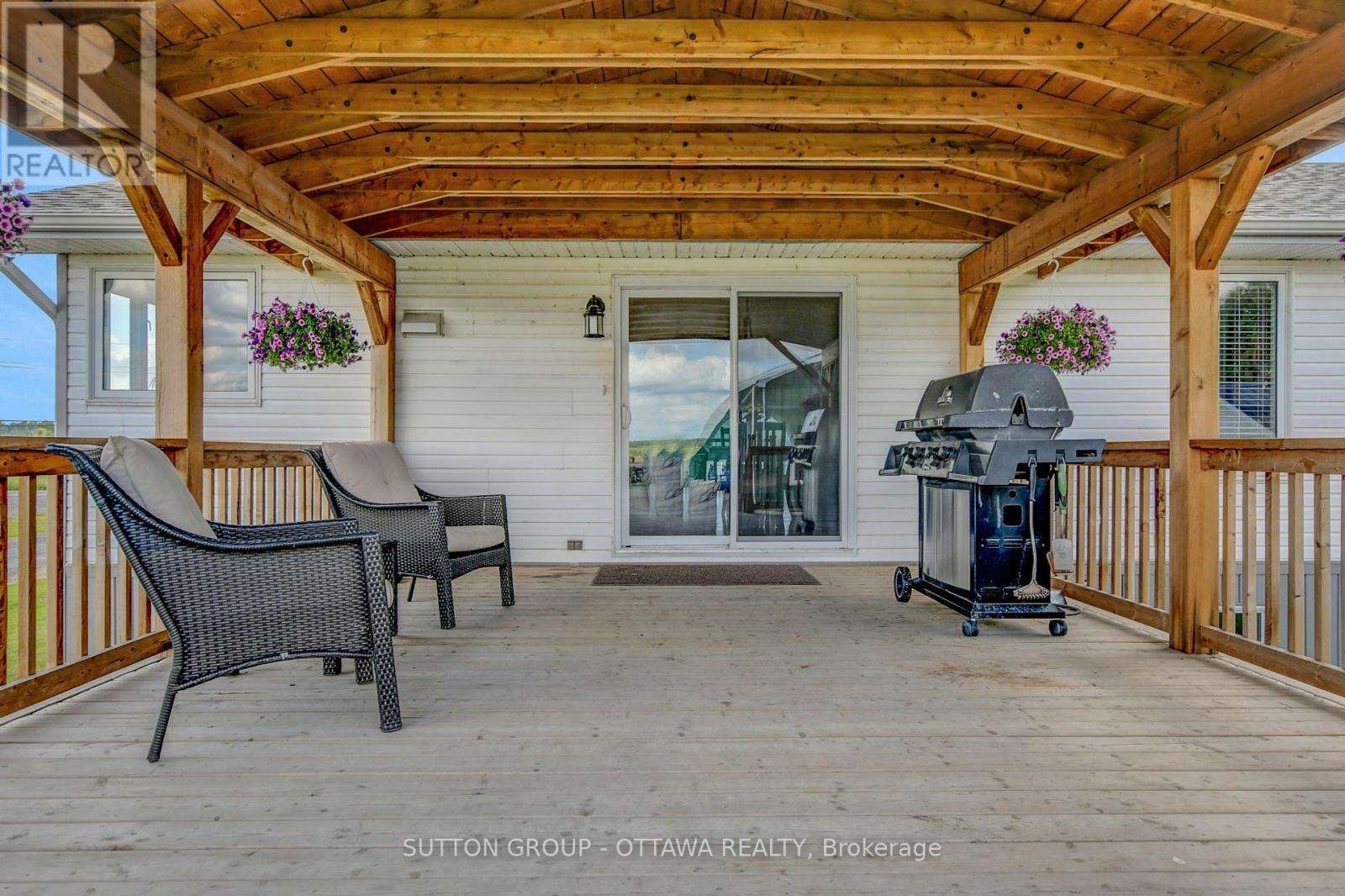 












1887 CHAMPLAIN STREET

,
Clarence-Rockland,




Ontario
K0A1N0

