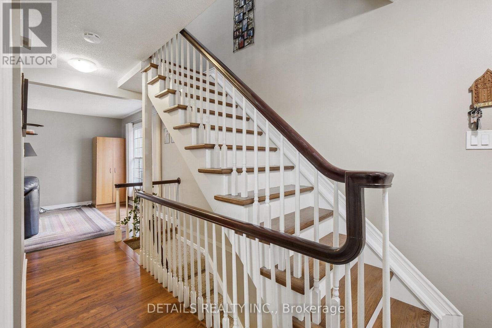 












1904 RUSSELL ROAD

,
Ottawa,




Ontario
K1G1L6

