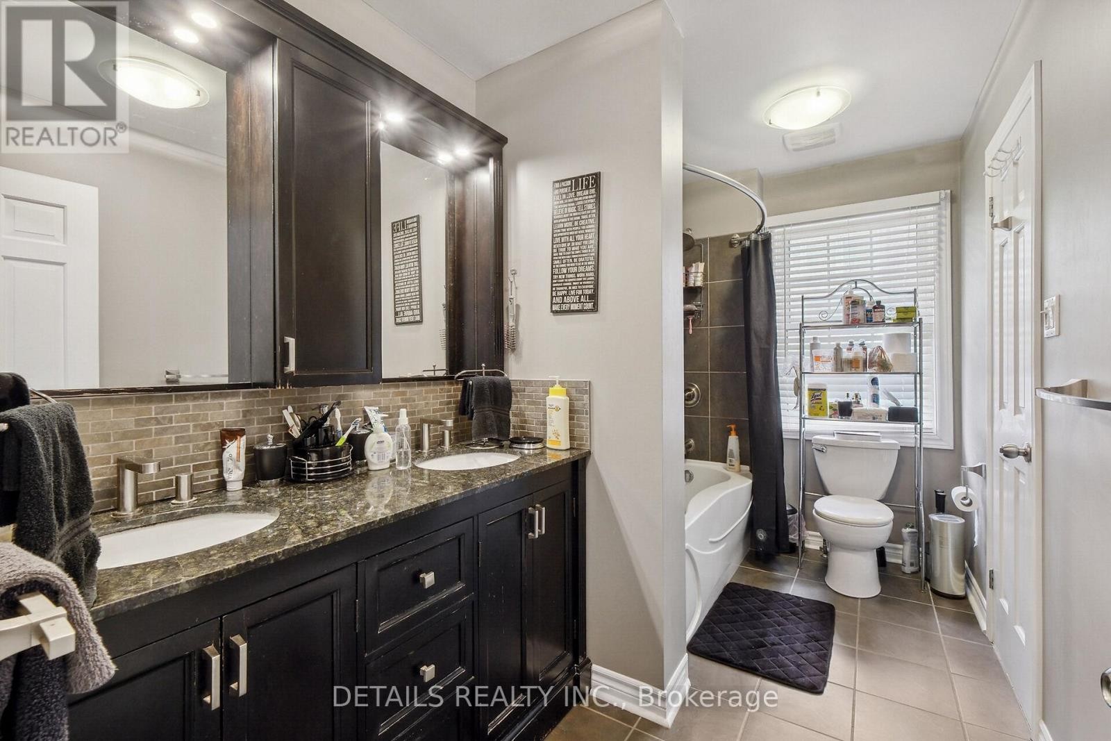 












1904 RUSSELL ROAD

,
Ottawa,




Ontario
K1G1L6

