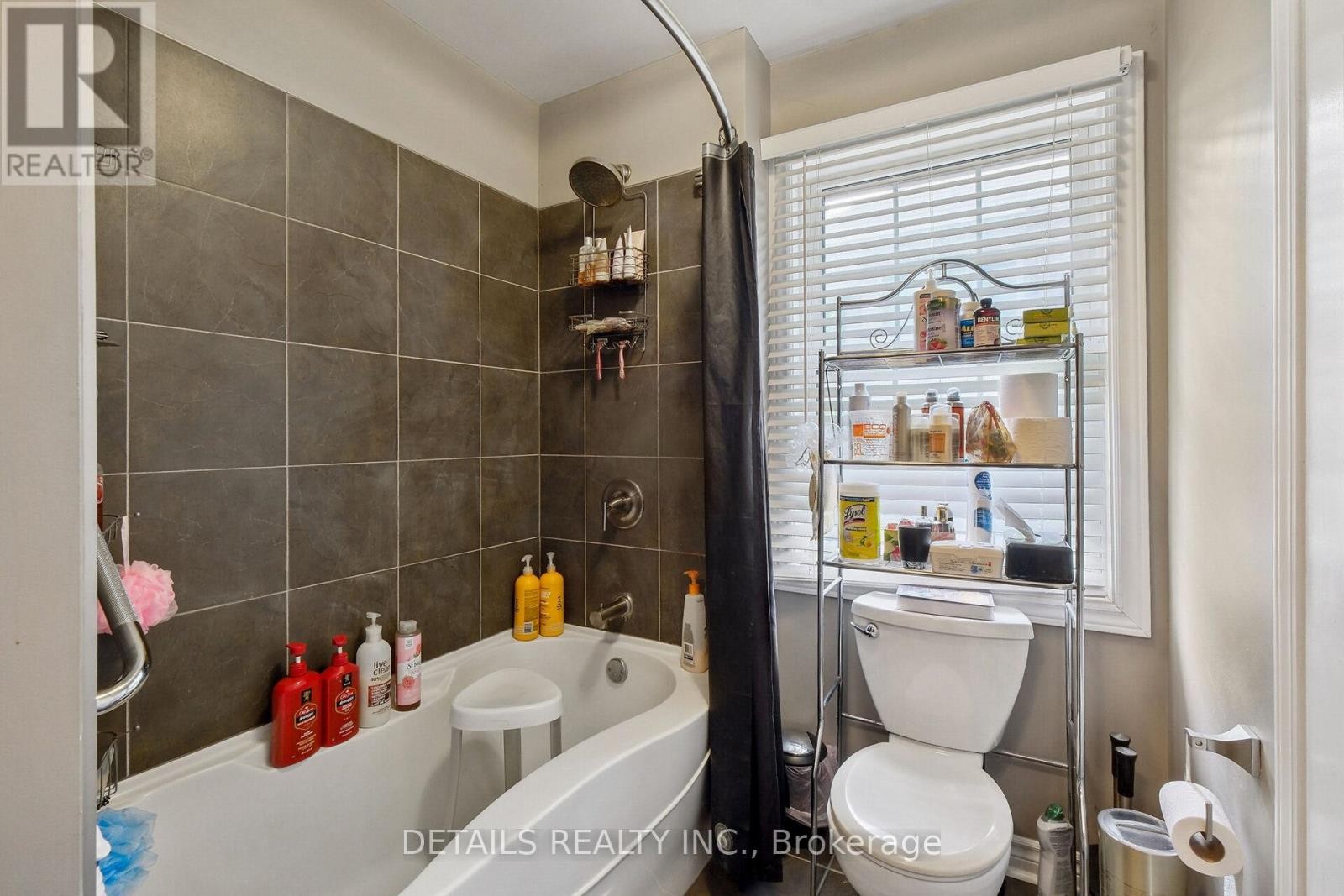 












1904 RUSSELL ROAD

,
Ottawa,




Ontario
K1G1L6

