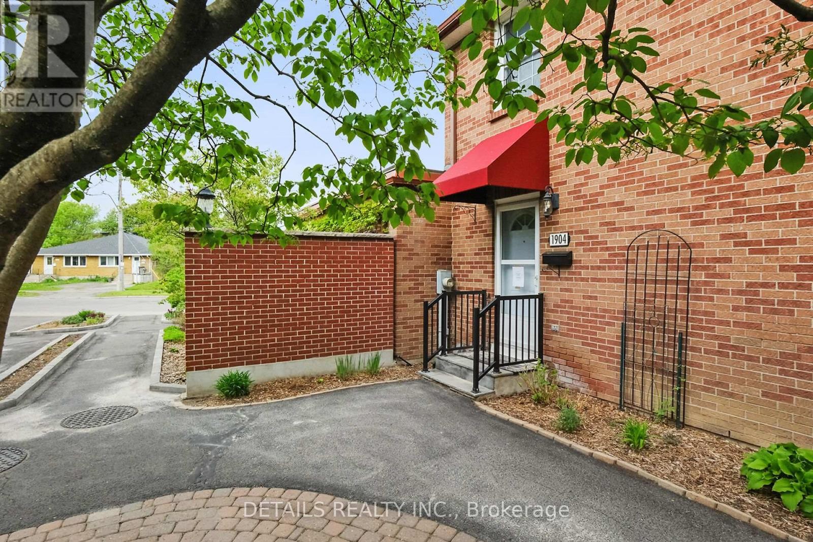 












1904 RUSSELL ROAD

,
Ottawa,




Ontario
K1G1L6

