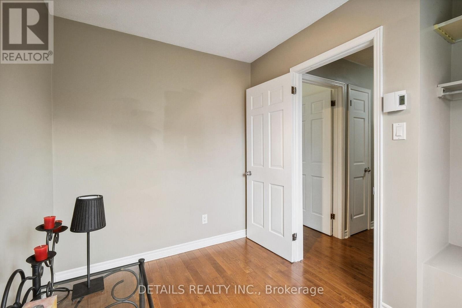 












1904 RUSSELL ROAD

,
Ottawa,




Ontario
K1G1L6

