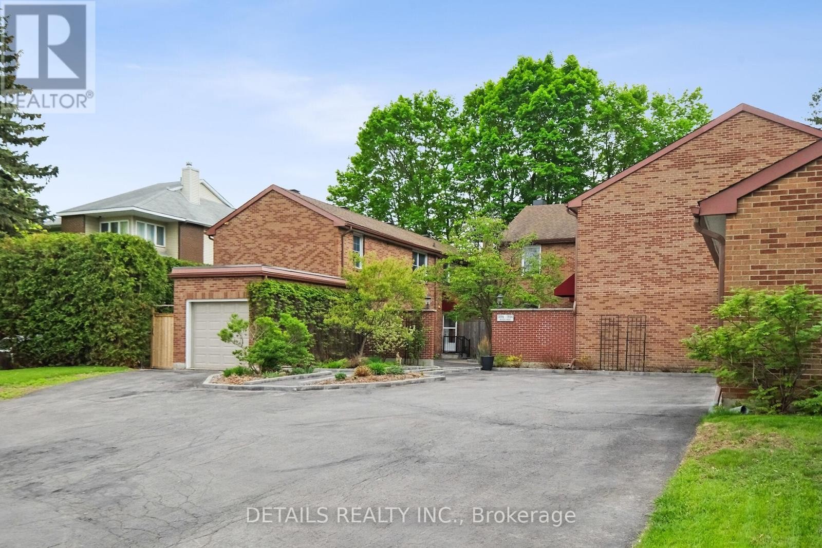 












1904 RUSSELL ROAD

,
Ottawa,




Ontario
K1G1L6

