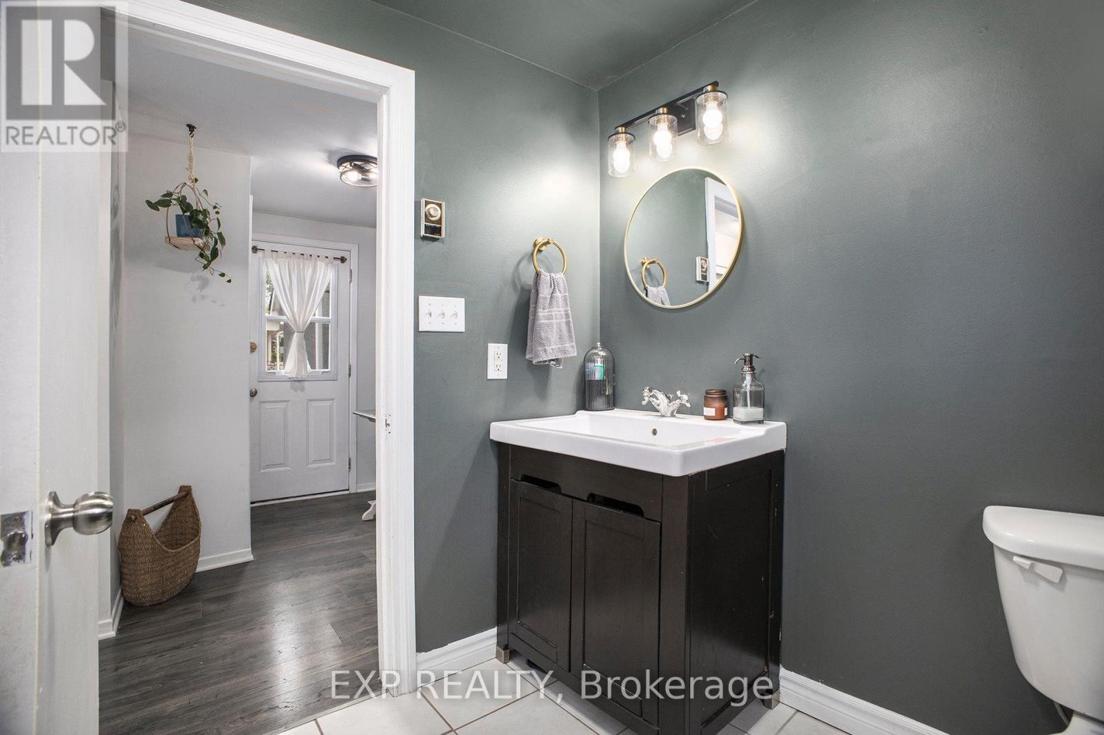 












85 MOORE STREET

,
McNab/Braeside,




Ontario
K7S1G3

