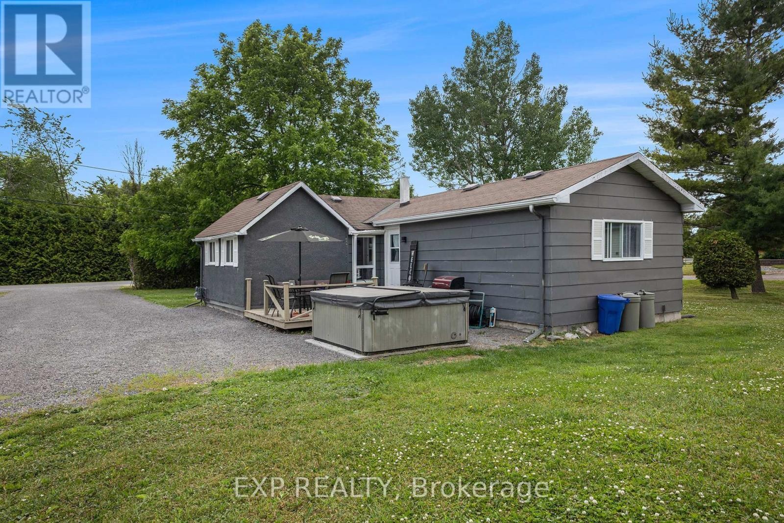 












85 MOORE STREET

,
McNab/Braeside,




Ontario
K7S1G3

