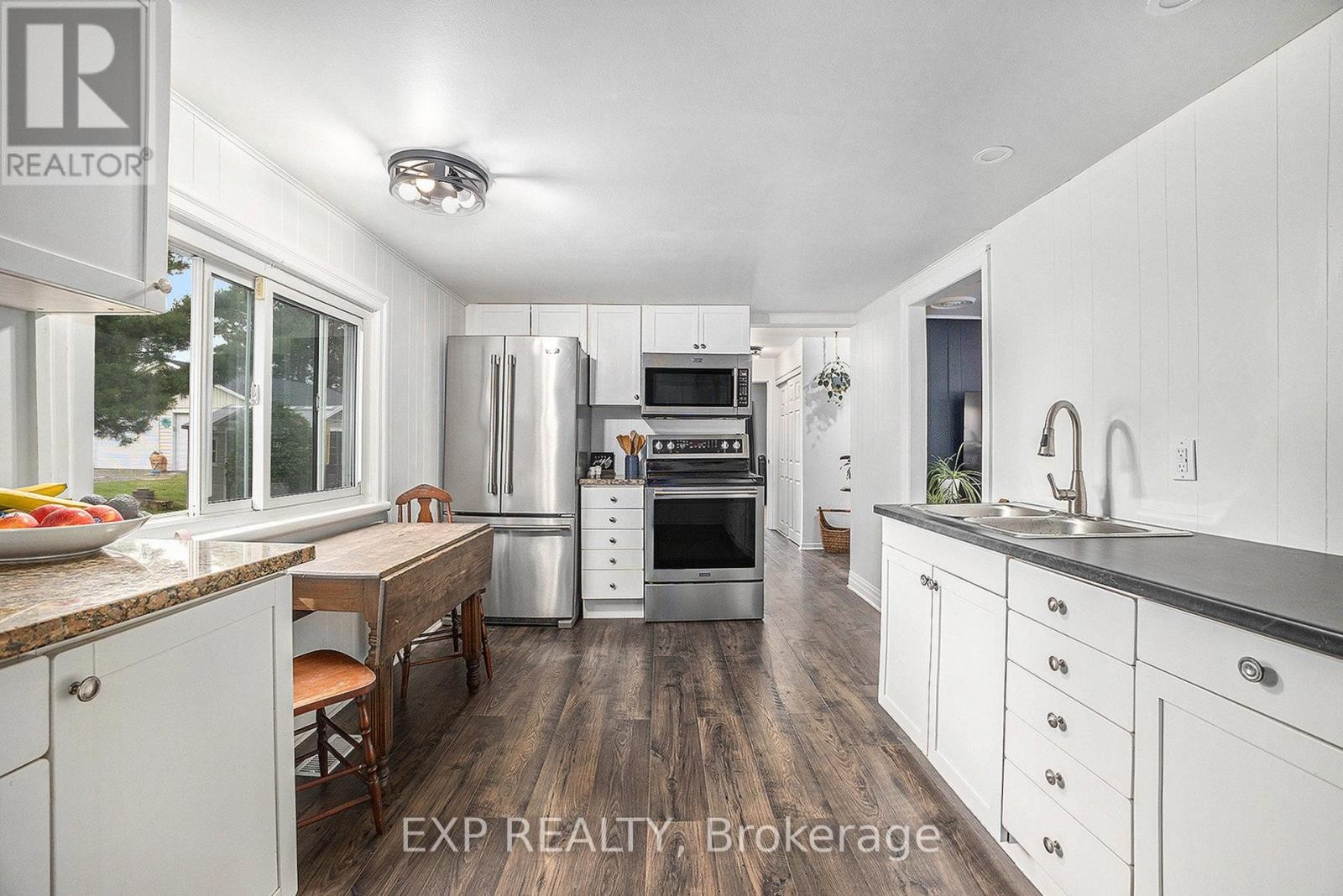 












85 MOORE STREET

,
McNab/Braeside,




Ontario
K7S1G3

