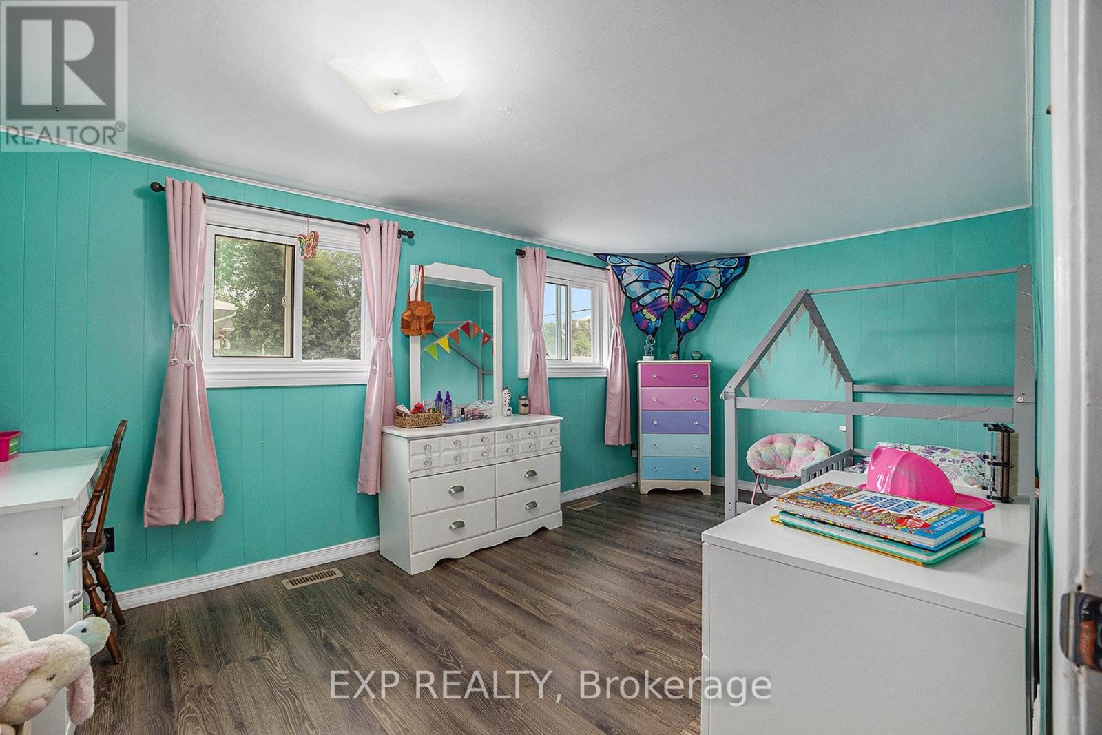 












85 MOORE STREET

,
McNab/Braeside,




Ontario
K7S1G3

