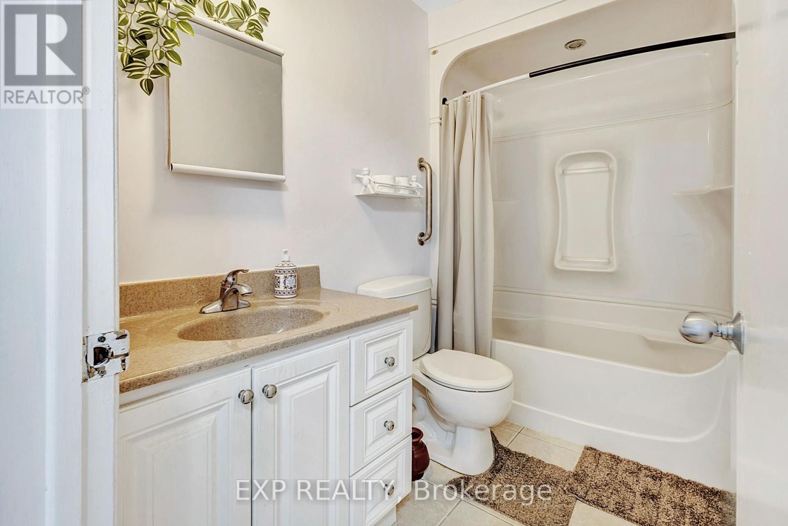 












68 RAMSGATE PRIVATE

,
Ottawa,




Ontario
K1V8M4

