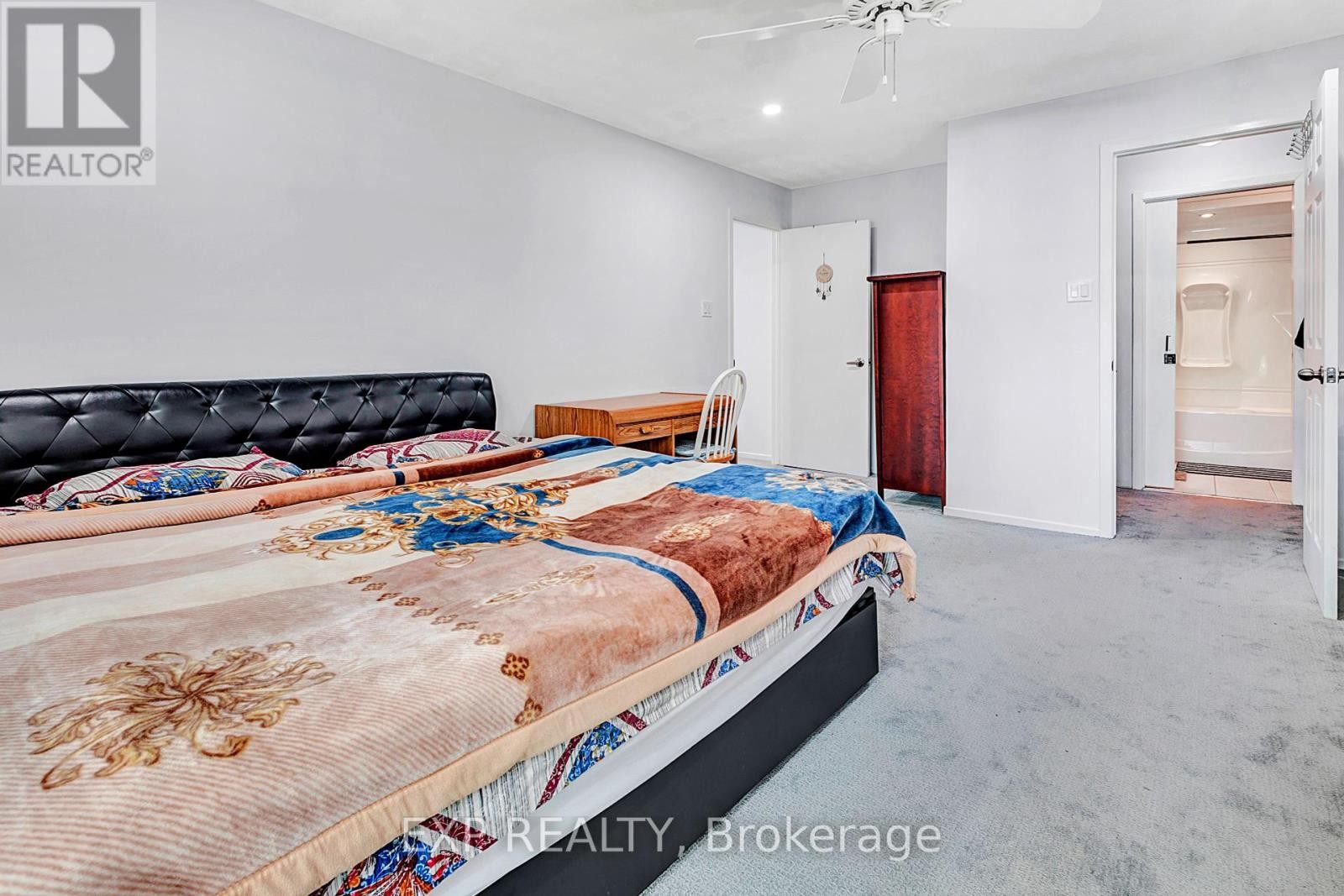 












68 RAMSGATE PRIVATE

,
Ottawa,




Ontario
K1V8M4

