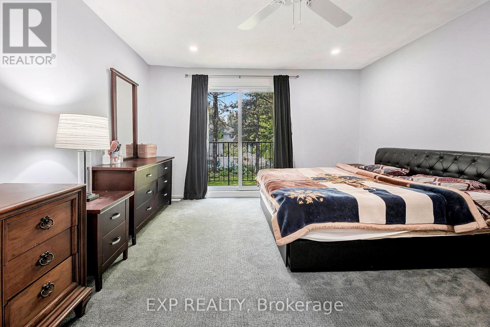 












68 RAMSGATE PRIVATE

,
Ottawa,




Ontario
K1V8M4

