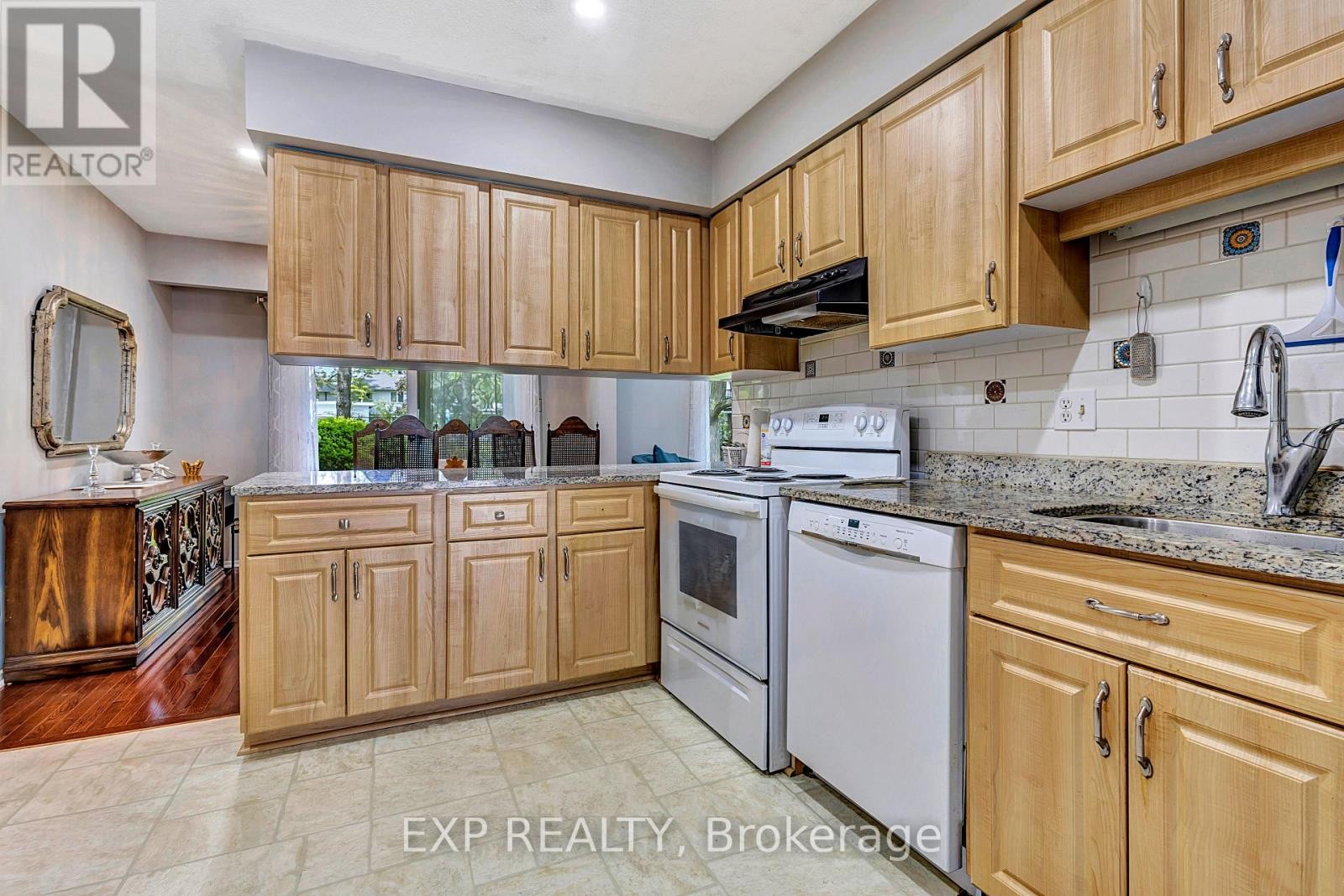 












68 RAMSGATE PRIVATE

,
Ottawa,




Ontario
K1V8M4

